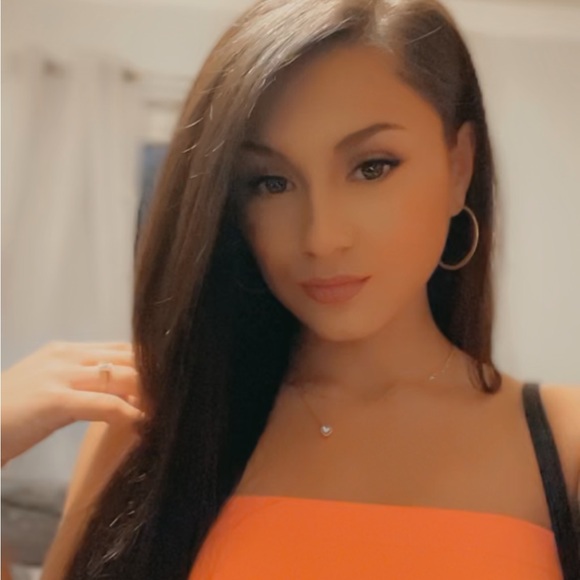 Meet your Posher, Adrianna - Picture 4 of 4